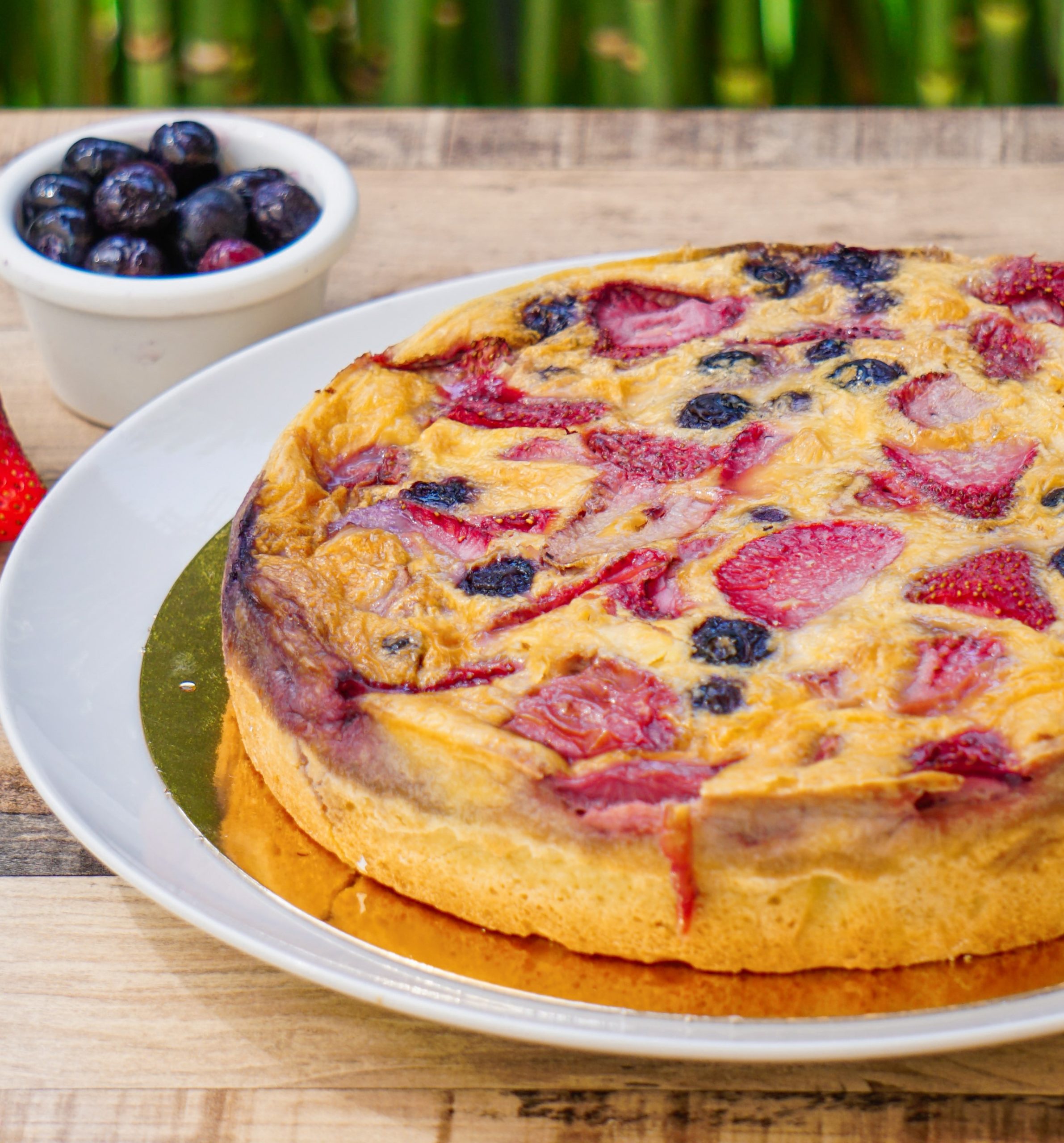 Kuchen de frutilla y arandano